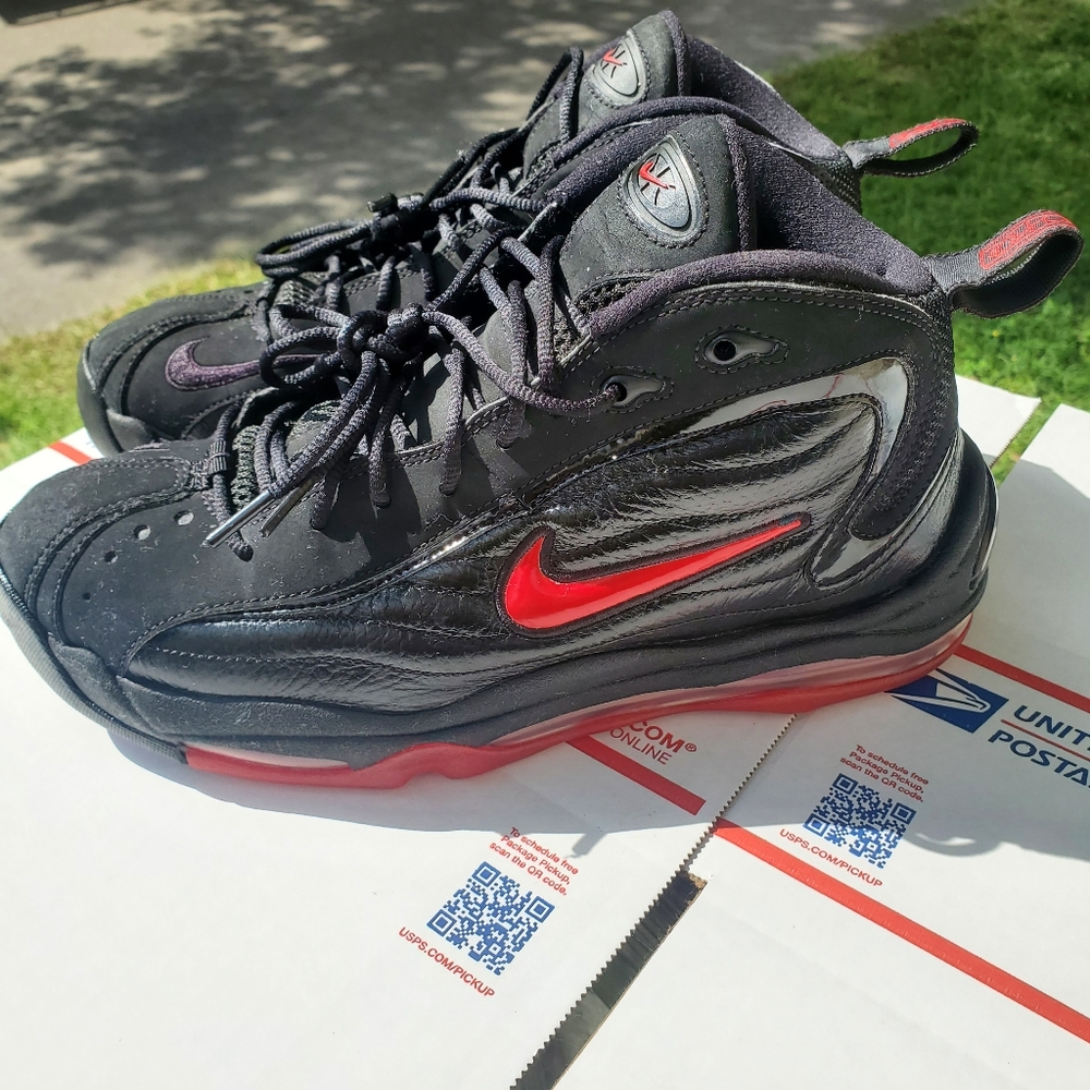 NIKE Air Total Max Uptempo Varsity Red 9.5 Bred